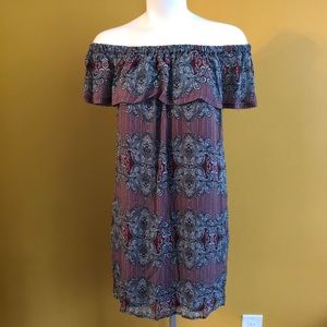 Line & dot off the shoulder paisley dress large